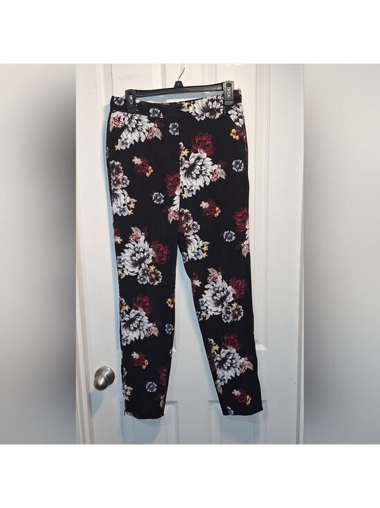 White House Black Market Pants - White House Black Market Floral Print Pants Black Size 2